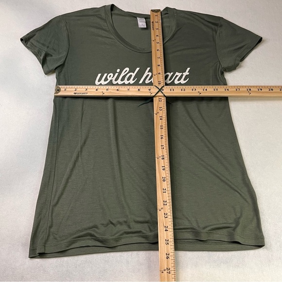 NWOT Wild Heart Olive Green T-Shirt Size Small - Picture 3 of 5